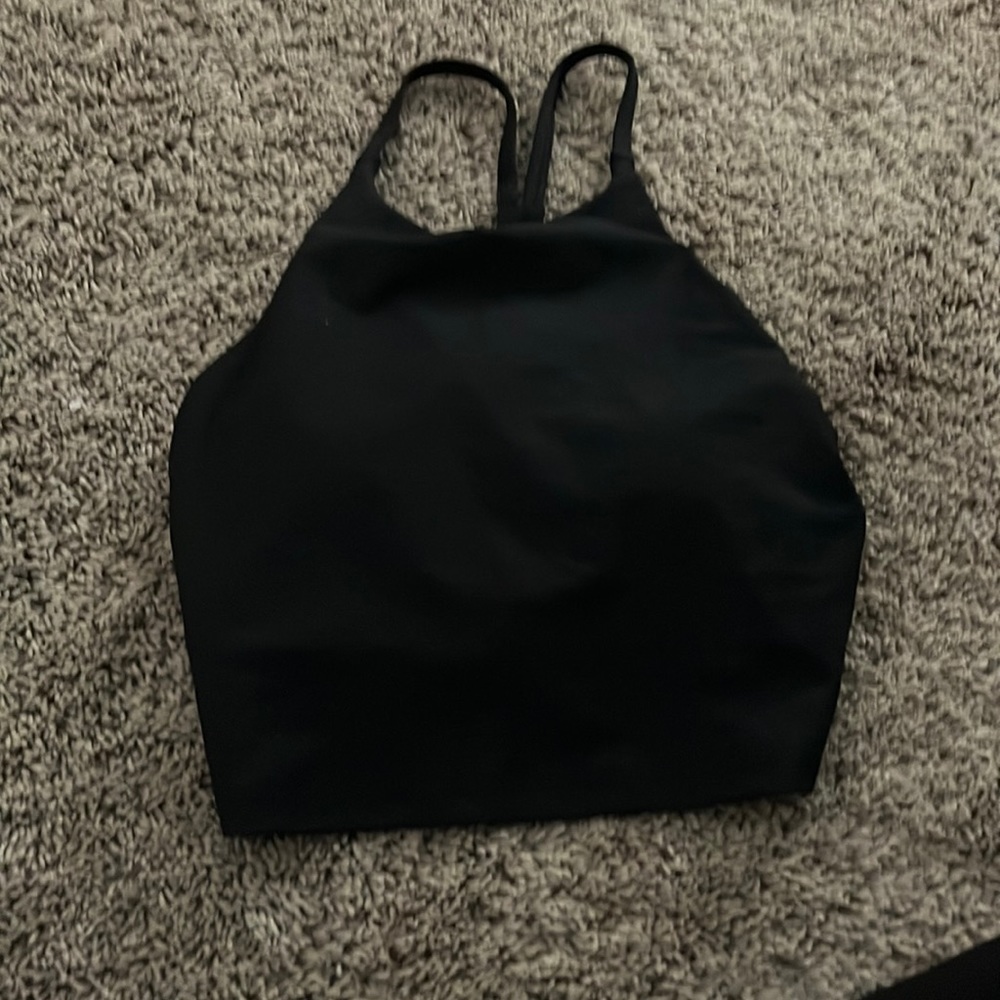Black athletic crop